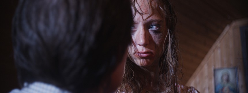 Tronstolen vakler under Ladyboy