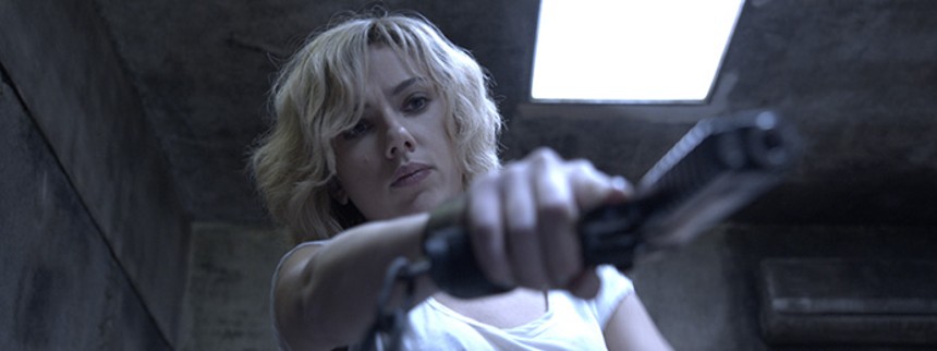 Scarlett Johansson sagsøger forfatter