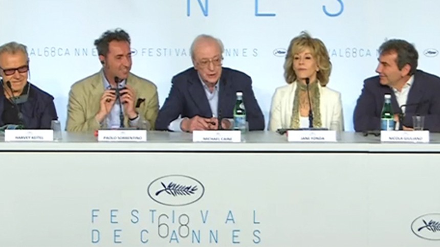 Michael Caine stjæler pressemødet for Youth