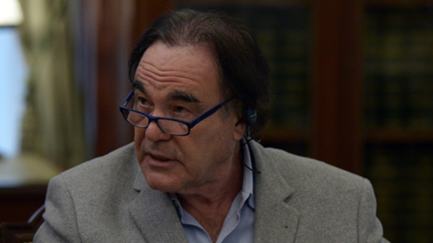 Oliver Stone instruerer serie om Guantanamo