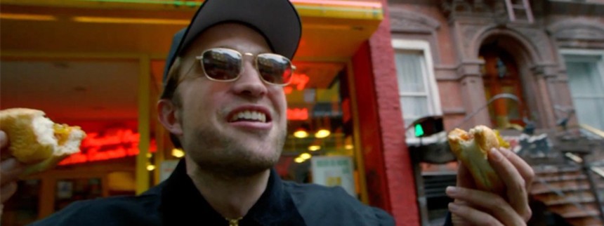 Robert Pattinson jagter den perfekte hotdog