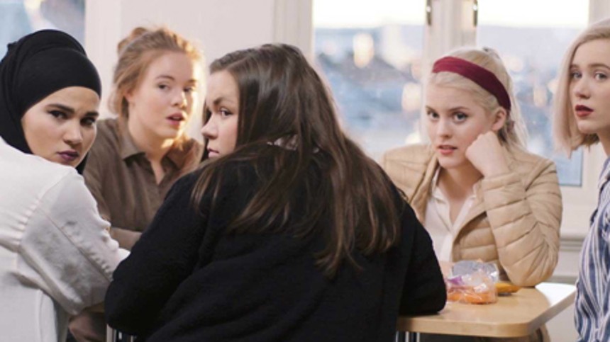 Facebook lancerer Skam på engelsk