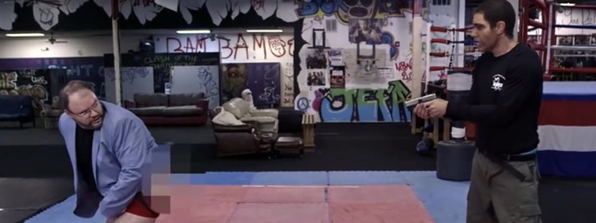 Politiker trækker sig efter satireshow