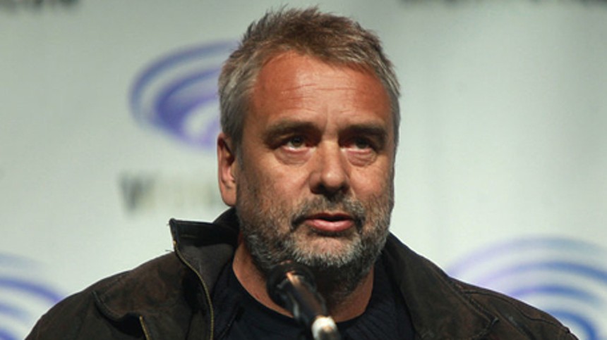 Luc Besson sælger sit filmselskab
