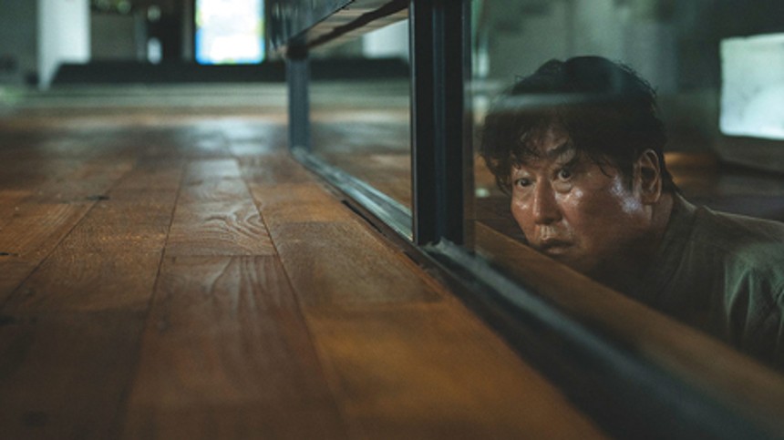 Hvilket sprog taler statuetten?