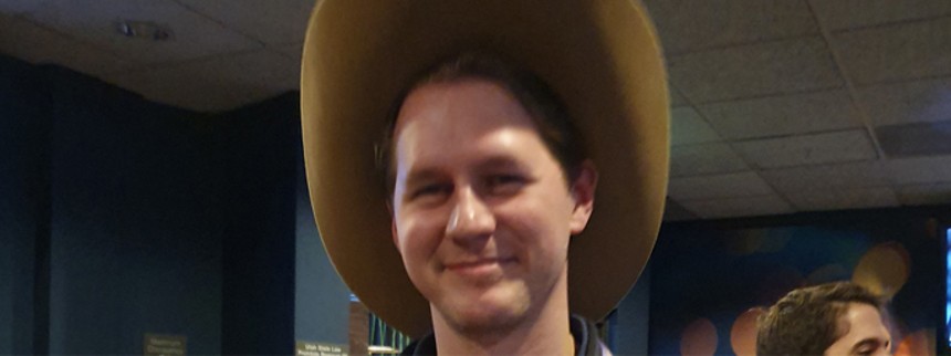 Hol&shy;lywood-​hal&shy;bal