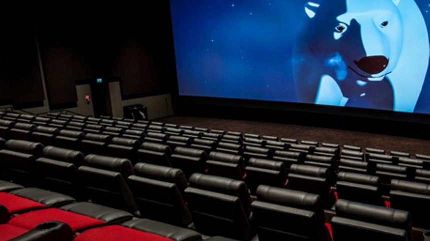 Hvert andet sæde i biografen skal stå tomt