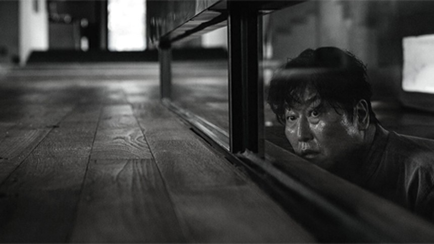 Sort-hvid Parasite er mere uhyggelig og rørende