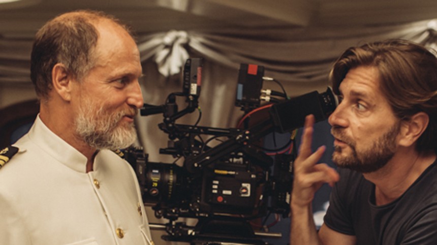 Woody Harrelson skamroser Ruben Östlund