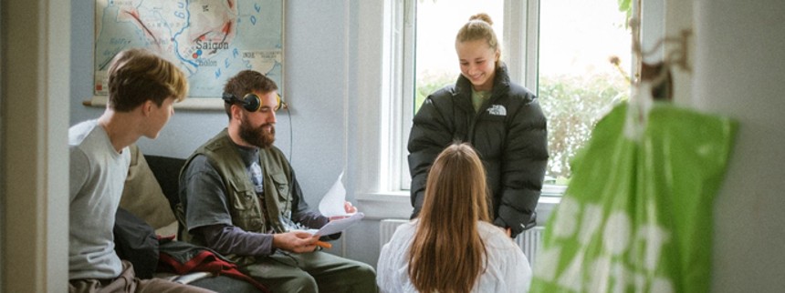 Filmskaber giver julegave til de unge