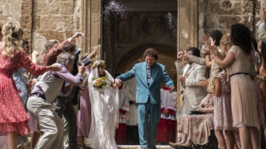 Lille di&shy;stri&shy;bu&shy;tions&shy;sel&shy;skab holder skansen