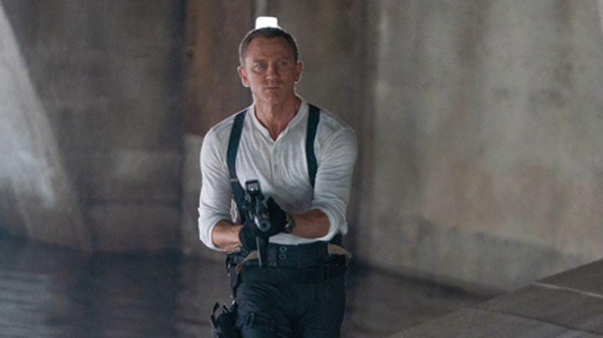 James Bond udskudt igen