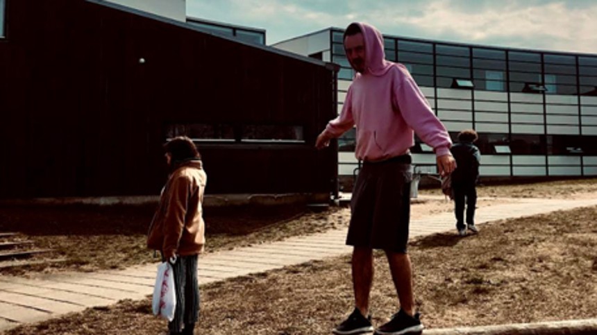 Ellen Riis er ude, Klaus Hansen træder til