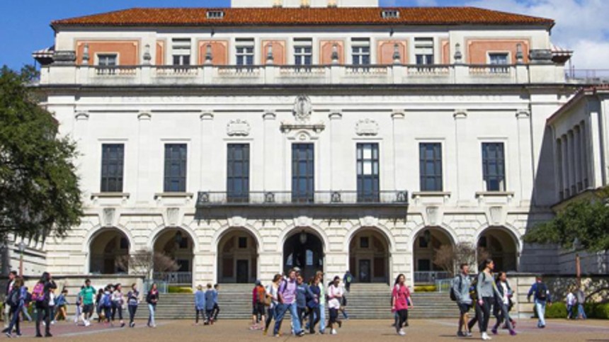 ”Film&shy;højsko&shy;le&shy;læ&shy;rer begik overgreb i Texas”