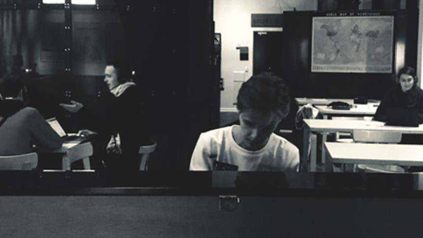 Elever vil indføre demokrati på filmhøjskole