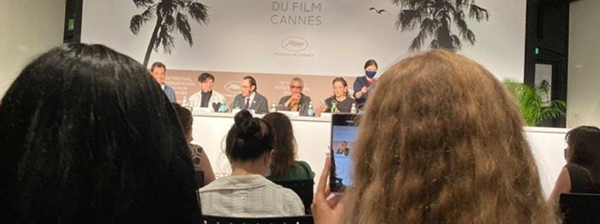 Tissetrængende instruktør flygter i Cannes