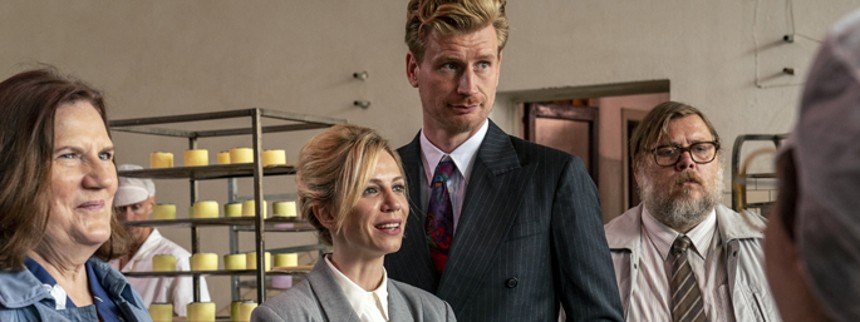 Stjer&shy;ne&shy;in&shy;struk&shy;tør går til filmen