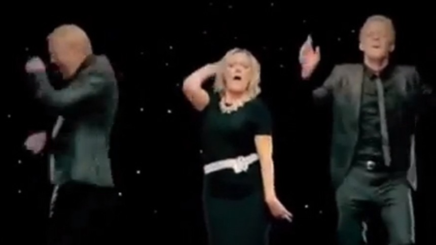 TV 2-direktør og Dyrby i Play&shy;boy-​in&shy;spi&shy;re&shy;ret video