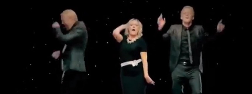 TV 2-direktør og Dyrby i Play&shy;boy-​in&shy;spi&shy;re&shy;ret video