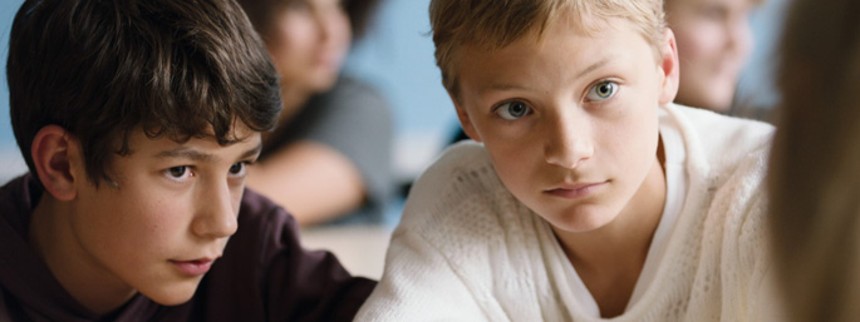 Når drenge begynder at skjule deres følelser