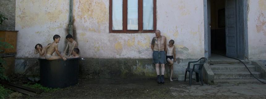 Instruktør anklages for udnyttelse af børn