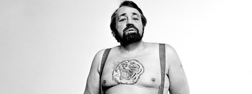 Folkekær kunstner med et frygteligt mørke