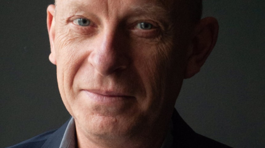 En institution i dansk film takker af