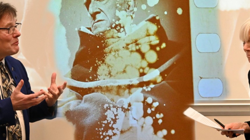 Forsker tildelt doktorgrad for Drey&shy;er-​af&shy;hand&shy;ling