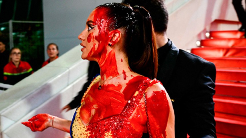 Blodig demonstration i Cannes