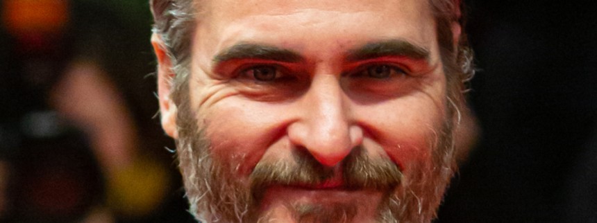 Joaquin Phoenix og 150 filmfolk støtter Glazer