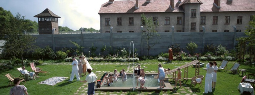 Ho&shy;lo&shy;caust-​mester&shy;værk vises i Auschwitz