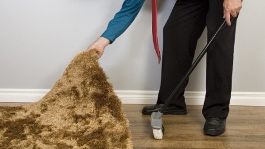 Fil&shy;min&shy;sti&shy;tut&shy;tet fejer alt ind under gulvtæppet