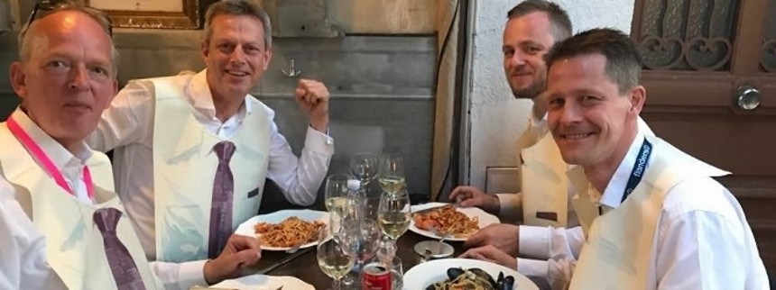 Fil&shy;min&shy;sti&shy;tut&shy;tet kører frejdigt mod afgrunden