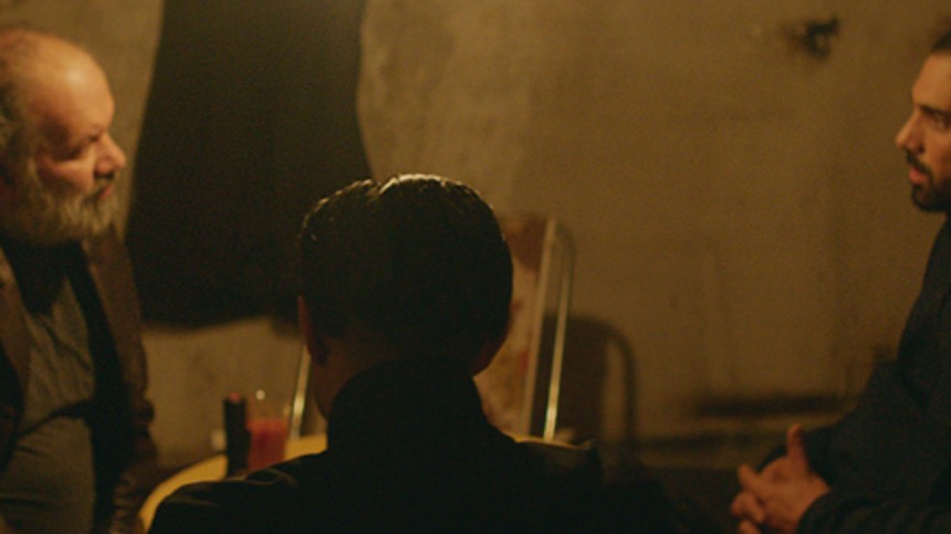 Minoriteternes knytnæveslag i solar plexus 