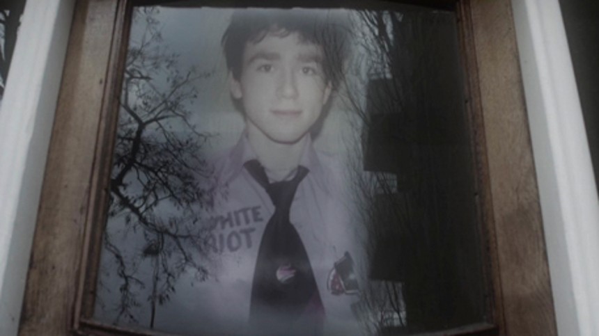 Væbnet med ord & vinger