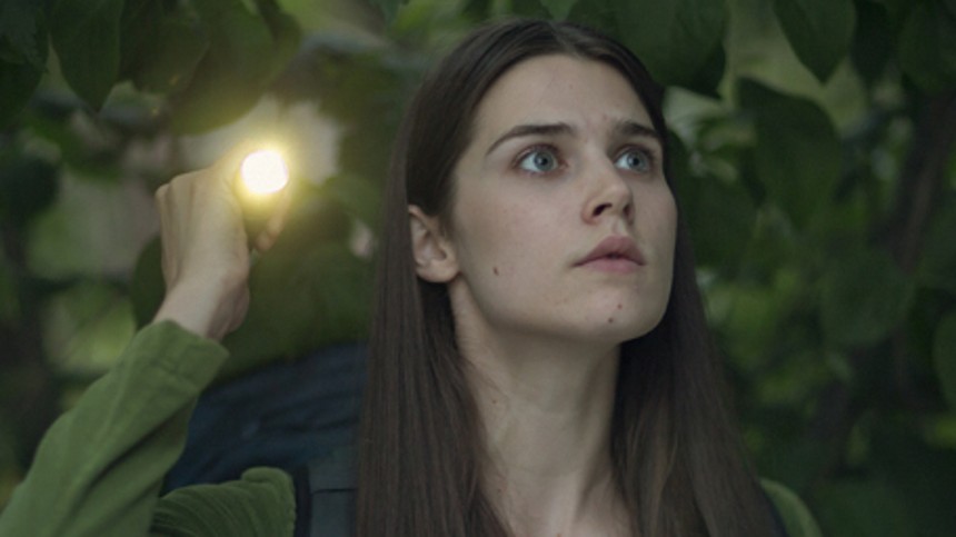 Kvinder i for store herreskjorter